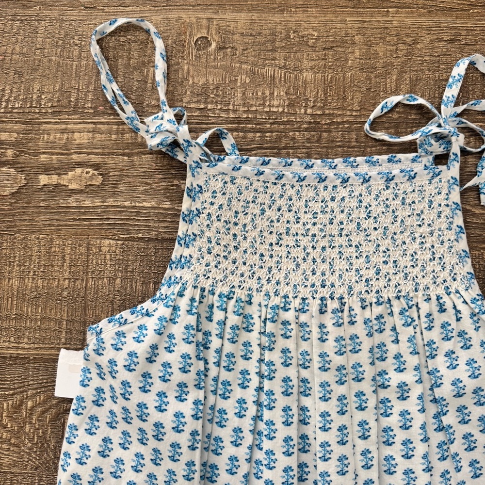 The Paper Doll Blue White Floral Smocked Dress 9 10 NWT - Picture 3 of 7